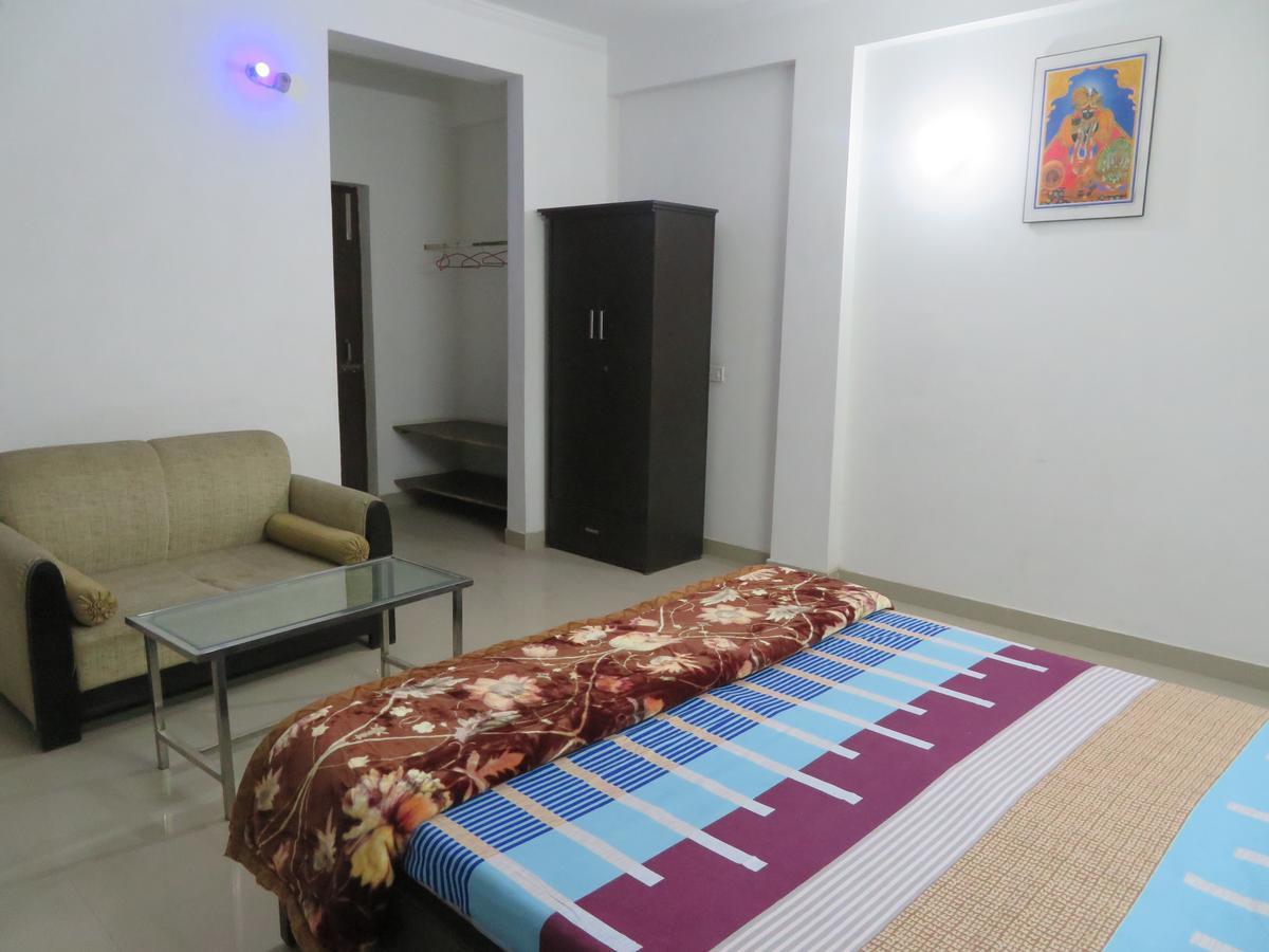 Nikunj Palace Hotel Vrindāvan Buitenkant foto